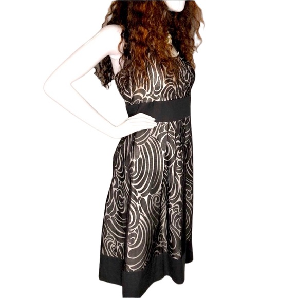 White House / black market Dress - Picture 4 of 7